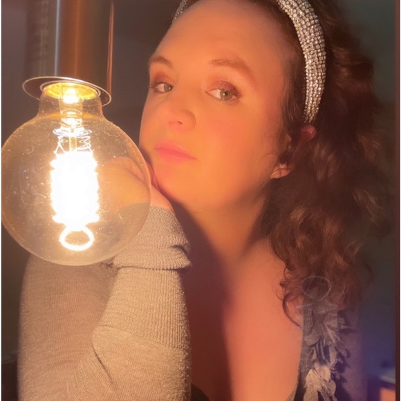 Meet your Posher, Alicia - Picture 1 of 1